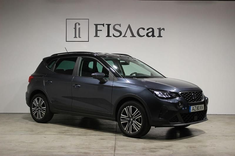 Cinza Usado 2023 Seat Arona Style SUV | € 16.900 (Preço justo) - Imagem 1/4
