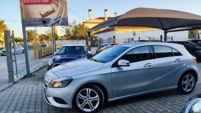 Usado Mercedes A180 Urban 109 HP (80 kW) 2014 Outra