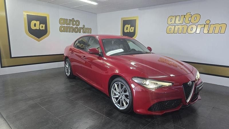 Vermelho Usado 2020 Alfa Romeo Giulia Veloce Sedan | € 35.000 - Imagem 1/4