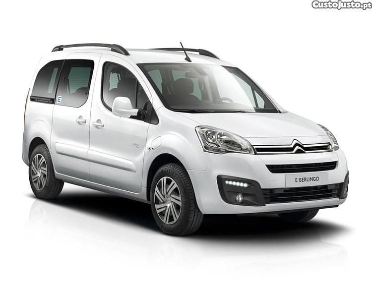 Branco Usado 2017 Citroën Berlingo Monovolume | € 14.980 - Imagem 1/1