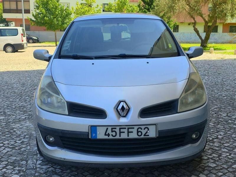 Usado 2008 Renault Clio II Rip Curl Sedan | € 2.750 (Preço justo) - Imagem 1/4