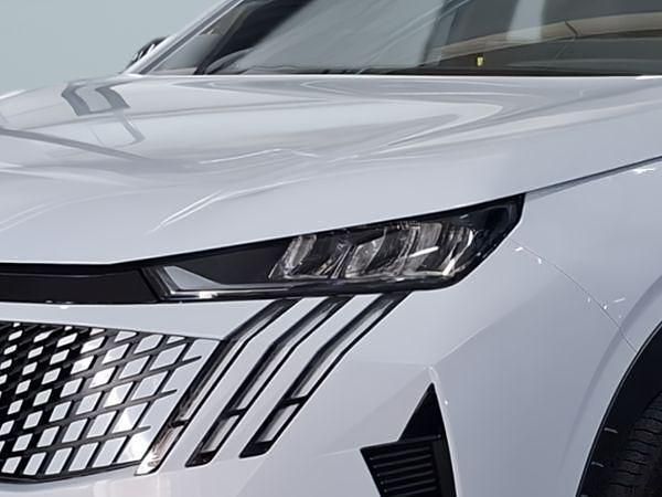 Usado Peugeot e-3008 Allure 157 kW (214 HP) 2025 Branco SUV