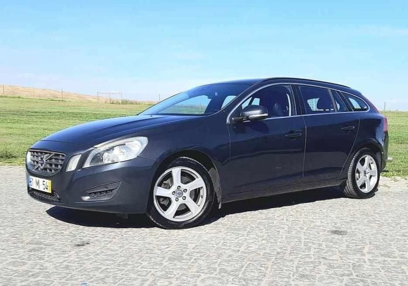 Usado Volvo V60 115 HP (84 kW) 2011 Cinzento Carrinha