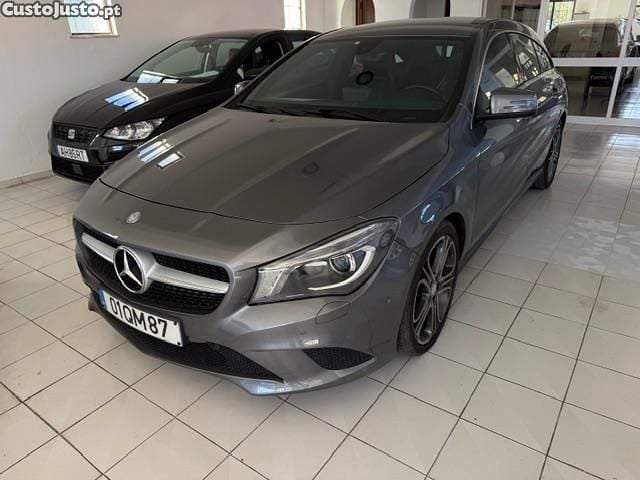 Usado Mercedes CLA200 135 HP (99 kW) 2015 Cinza Carrinha