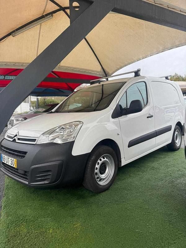 Usado Citroën Berlingo 99 HP (72 kW) 2018 Branco Monovolume