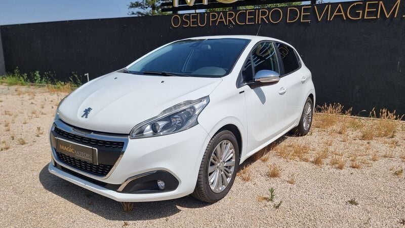Branco Usado 2019 Peugeot 208 Signature Sky Citadino | € 12.990 (Super Preço) - Imagem 1/4