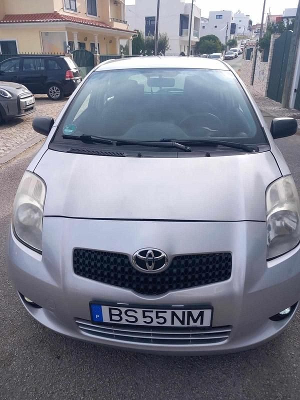 Cinzento Usado 2008 Toyota Yaris Citadino | € 4.500 (Super Preço) - Imagem 1/4