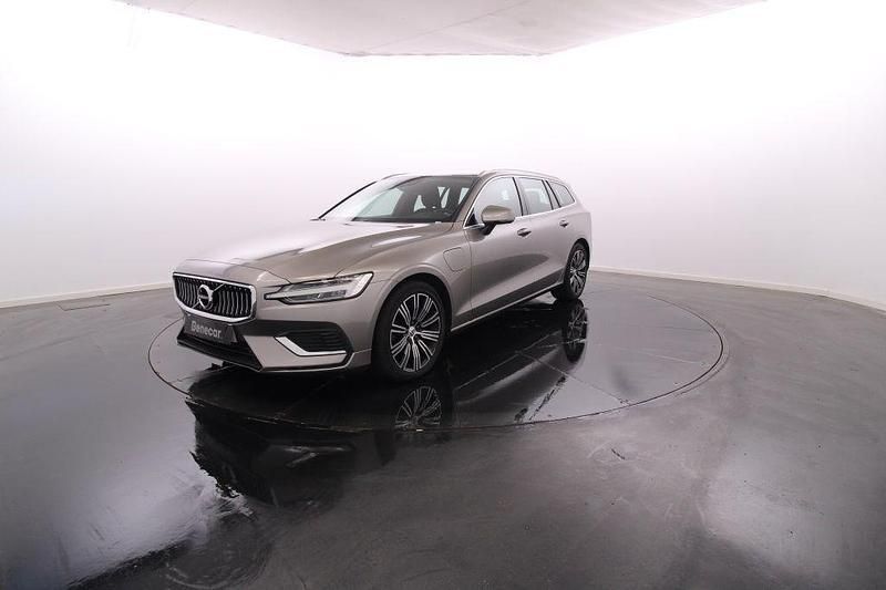 Cinzento Usado 2021 Volvo V60 Carrinha | € 33.900 (Preço justo) - Imagem 1/4