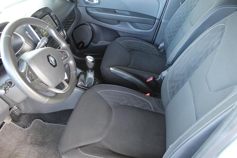 Usado Renault Clio V 90 HP (66 kW) 2020 Cinzento Carrinha