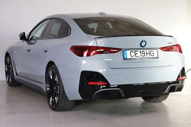 Usado BMW i4 250 kW (340 HP) 2025 Cinza Sedan