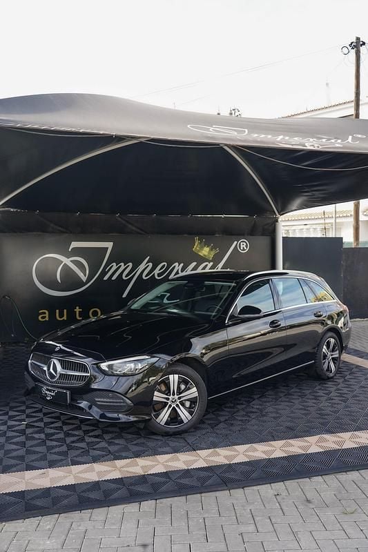 Preto Usado 2023 Mercedes C300e Avantgarde Carrinha | € 37.900 (Preço justo) - Imagem 1/4