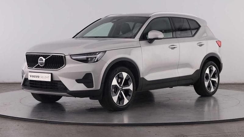 Usado Volvo XC40 163 HP (119 kW) 2025 Prateado SUV
