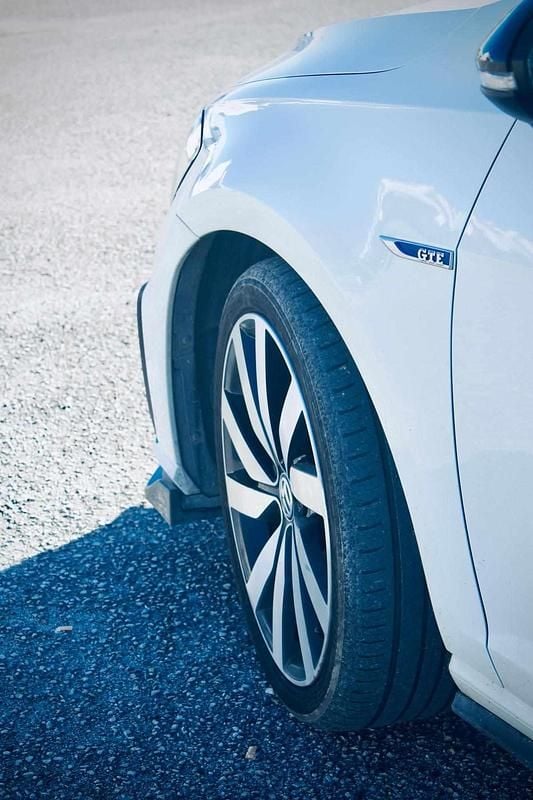 Usado VW Golf VII GTE 204 HP (150 kW) 2018 Branco Citadino