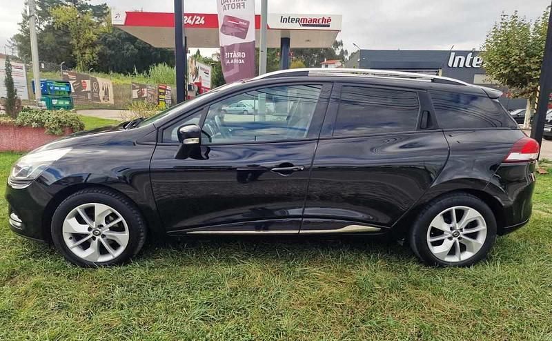 Usado Renault Clio IV 90 HP (66 kW) 2017 Preto Carrinha