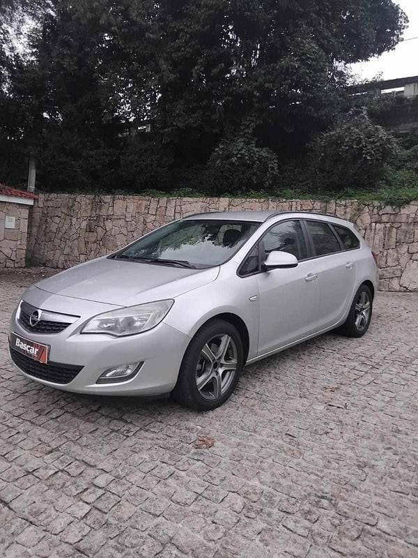 Usado Opel Astra Sport 125 HP (91 kW) 2011 Cinzento Carrinha