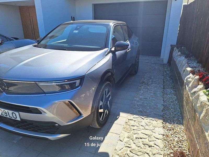 Cinzento Usado 2021 Opel Mokka-e SUV | € 17.990 (Preço justo) - Imagem 1/4