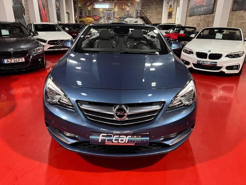 Usado Opel Cascada 195 HP (143 kW) 2015 Azul Cabrios