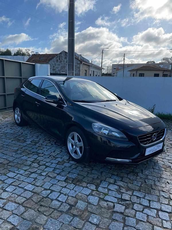 Usado Volvo V40 114 HP (83 kW) 2013 Preto Citadino