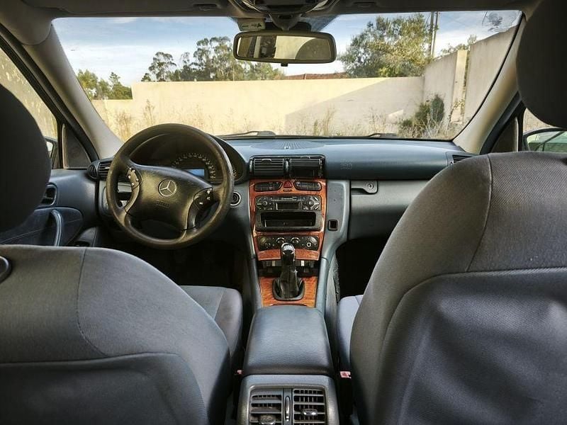 Usado 2001 Mercedes C220 Classic | € 3.700 - Imagem 1/4