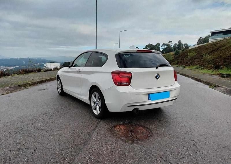 Usado BMW 116 116 HP (85 kW) 2012 Branco Citadino