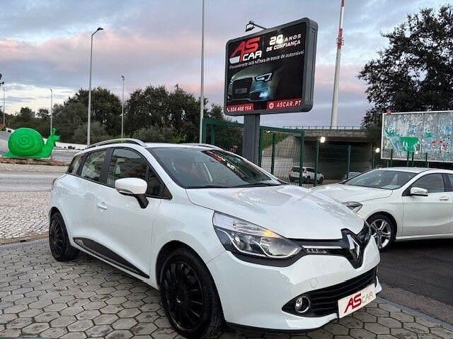 Branco Usado 2015 Renault Clio GrandTour Expression Carrinha | € 10.490 - Imagem 1/4
