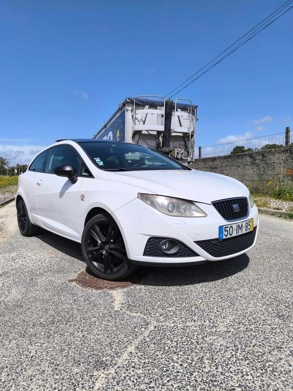 Branco Usado 2009 Seat Ibiza Citadino | € 4.600 (Bom preço) - Imagem 1/4