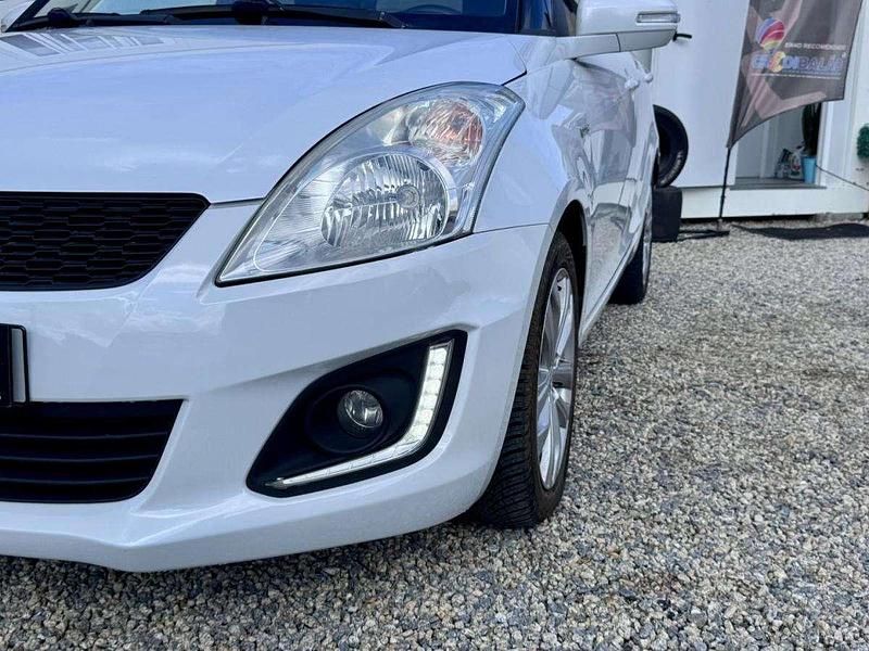 Usado Suzuki Swift GL 75 HP (55 kW) 2015 Branco Citadino