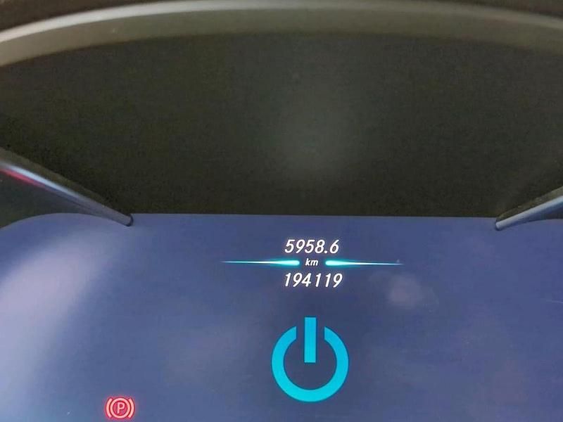 Usado Mercedes GLC300 306 HP (225 kW) 2021 Cinza SUV