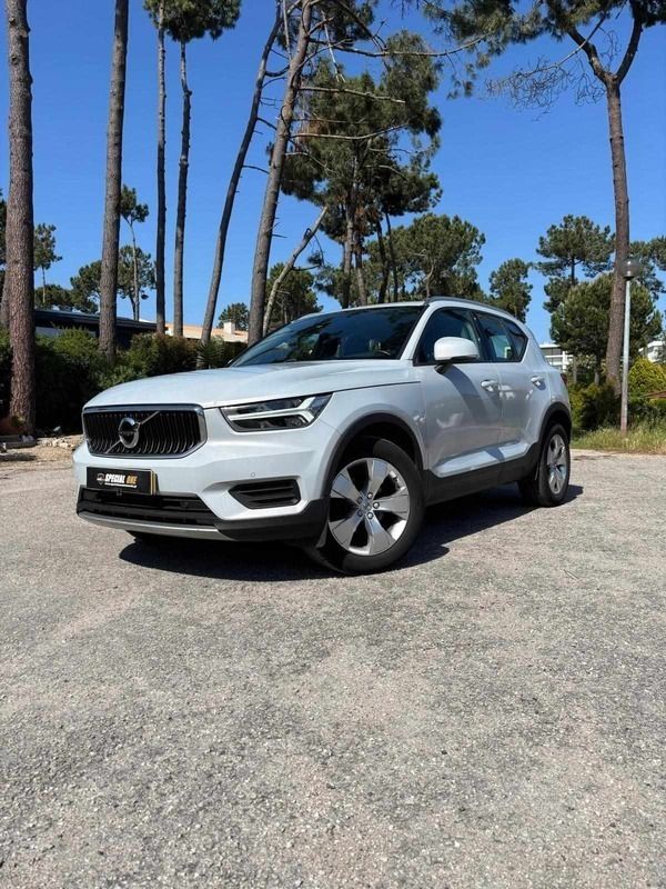 Branco Usado 2019 Volvo XC40 Momentum SUV | € 25.900 (Preço elevado) - Imagem 1/4