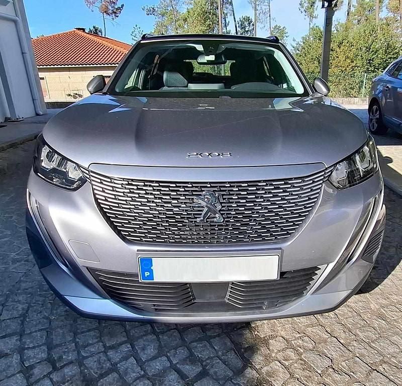 Cinzento Usado 2020 Peugeot e-2008 Allure SUV | € 19.300 (Preço justo) - Imagem 1/4
