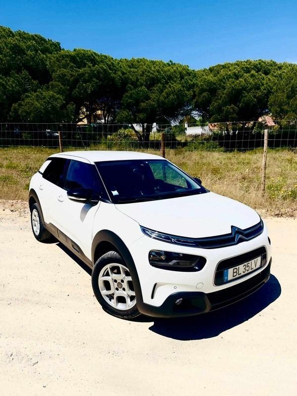 Branco Usado 2019 Citroën C4 Cactus Citadino | € 11.500 (Super Preço) - Imagem 1/4