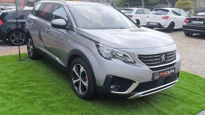 Usado Peugeot 5008 Allure 130 HP (95 kW) 2020 Monovolume