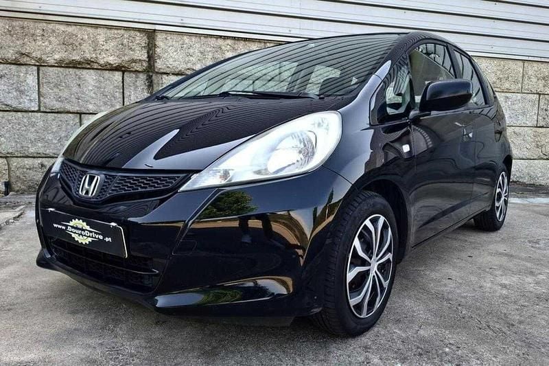 Preto Usado 2013 Honda Jazz Trend Citadino | € 9.750 - Imagem 1/4