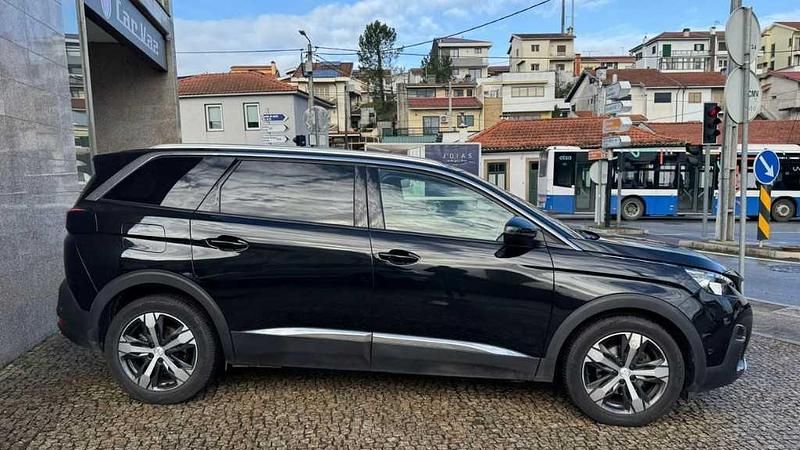 Usado Peugeot 5008 Allure 130 HP (95 kW) 2018 Preto Monovolume