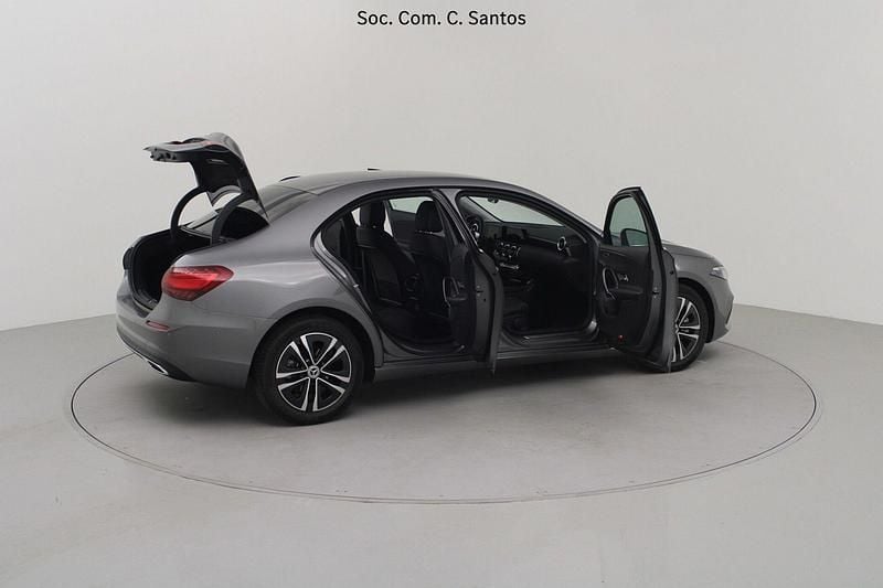 Usado Mercedes A180 Advanced 116 HP (85 kW) 2025 Cinza Sedan