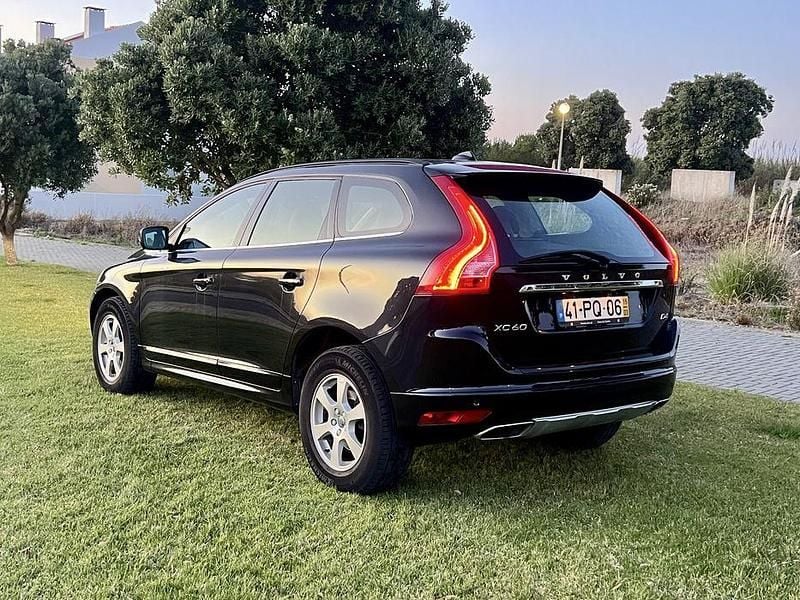 Usado Volvo XC60 181 HP (133 kW) 2015 SUV