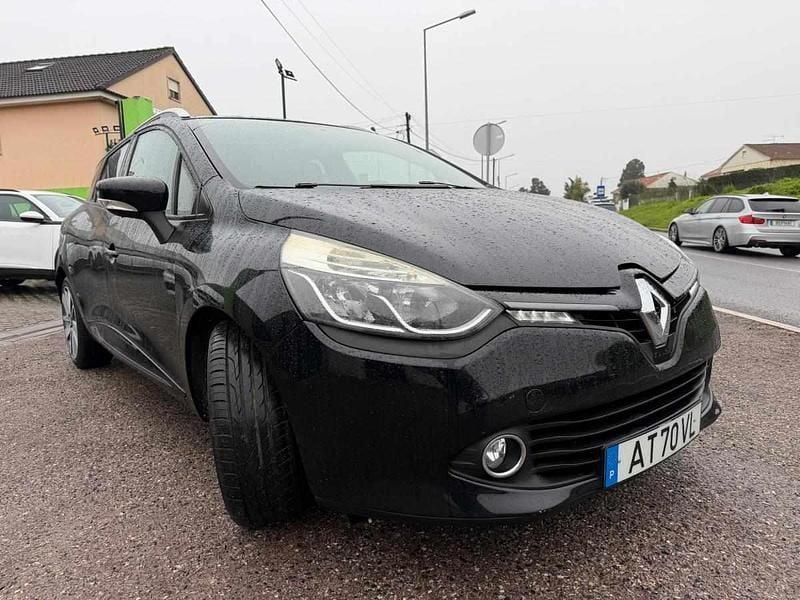 Usado Renault Clio IV 90 HP (66 kW) 2014 Preto Carrinha