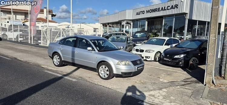 Cinza Usado 2002 VW Passat | € 4.400 (Preço justo) - Imagem 1/1