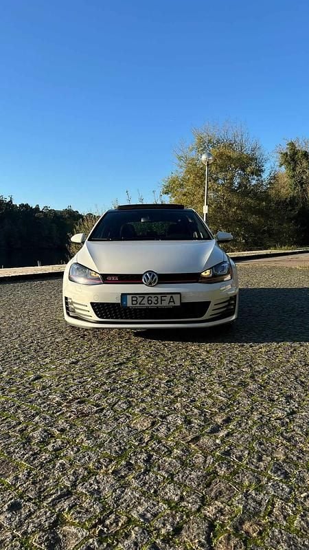 Branco Usado 2014 VW Golf VII GTI | € 21.000 (Preço justo) - Imagem 1/4