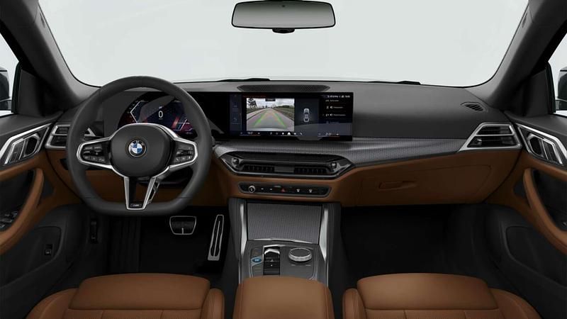 Novo BMW i4 Comfort Edition 250 kW (340 HP) 2026 Preto sapphire metalizada Sedan