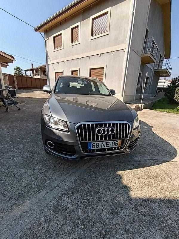 Cinzento Usado 2012 Audi Q5 SUV | € 19.800 (Preço elevado) - Imagem 1/4