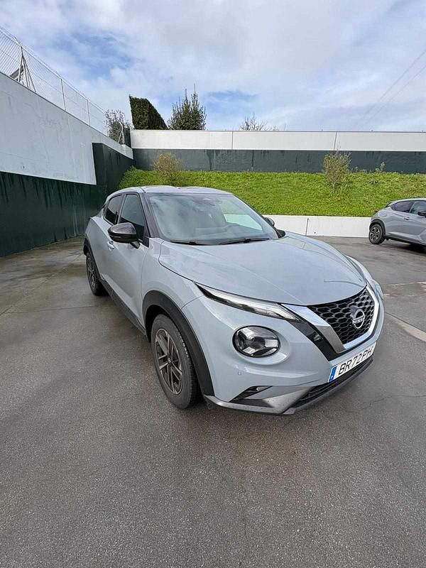 Cinzento Usado 2025 Nissan Juke SUV | € 22.000 (Preço justo) - Imagem 1/4