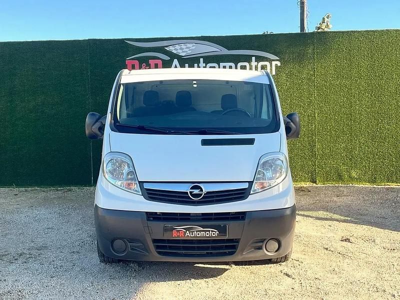 Usado Opel Vivaro 115 HP (84 kW) 2014 Branco Monovolume
