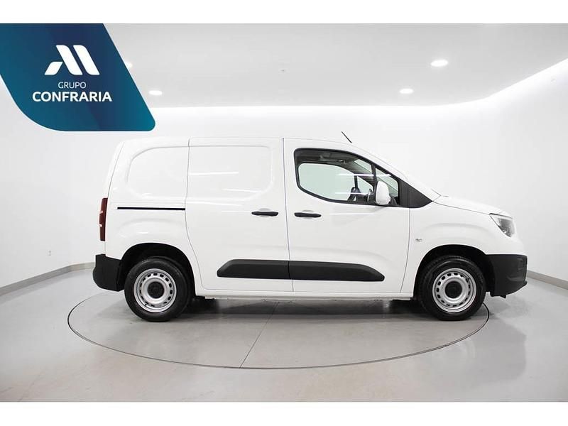 Usado Opel Combo 102 HP (75 kW) 2021 Branco Van