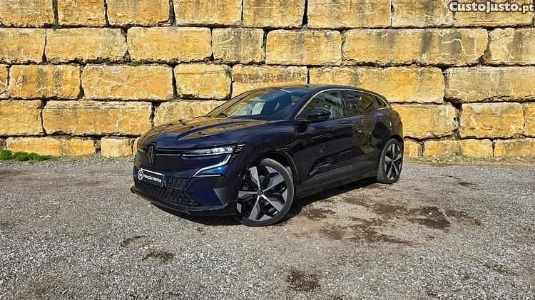 Azul Usado 2023 Renault Mégane IV Techno Citadino | € 29.500 (Preço justo) - Imagem 1/1