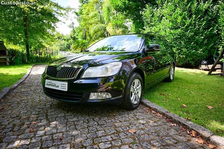 Preto Usado 2009 Skoda Octavia Elegance Carrinha | € 5.900 (Bom preço) - Imagem 1/1