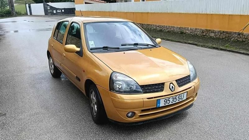 Outra Usado 2002 Renault Clio II Citadino | € 1.650 (Preço elevado) - Imagem 1/4