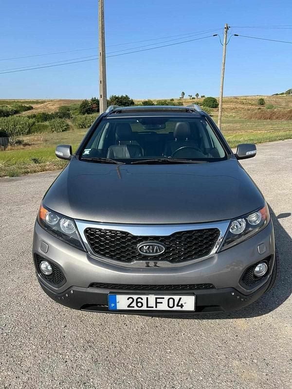 Cinzento Usado 2010 Kia Sorento SUV | € 13.600 - Imagem 1/4