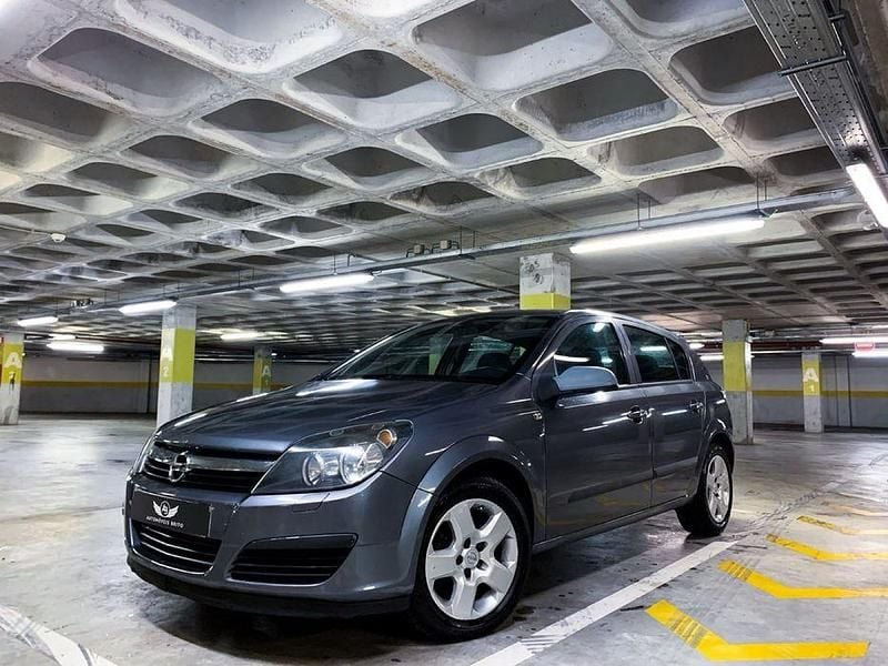 Usado 2006 Opel Astra Sedan | € 3.599 (Preço justo) - Imagem 1/4