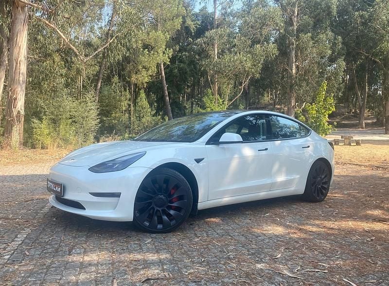 Branco Usado 2021 Tesla Model 3 Performance Sedan | € 26.497 (Bom preço) - Imagem 1/4